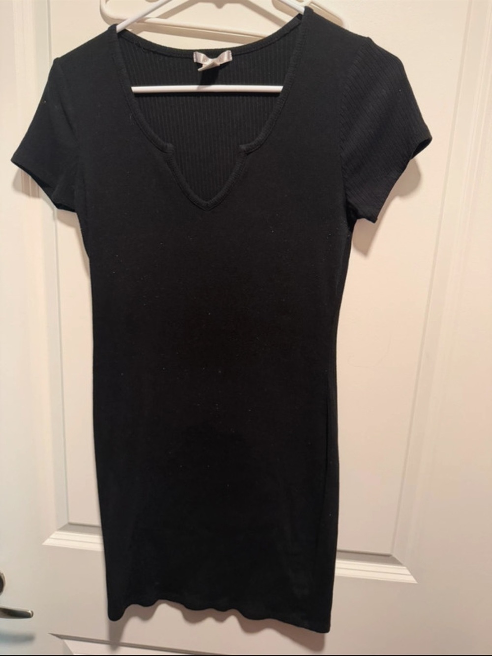Classic Black Short-Sleeve Ribbed V-Neck Dress